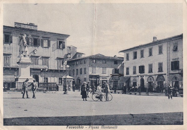 Cartolina Fucecchio (Firenze) - Piazza Montanelli. 1934