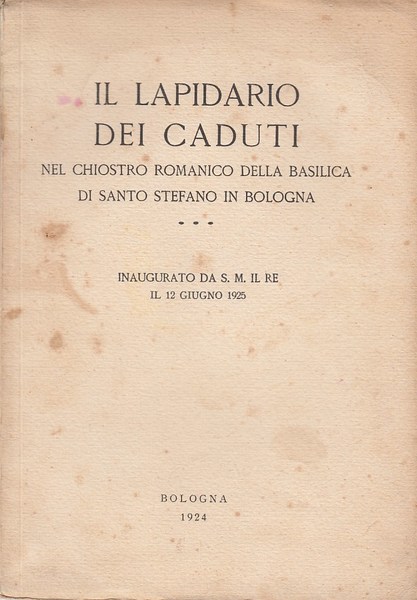 Il lapidario dei caduti nel chiostro romanico della basilica di …