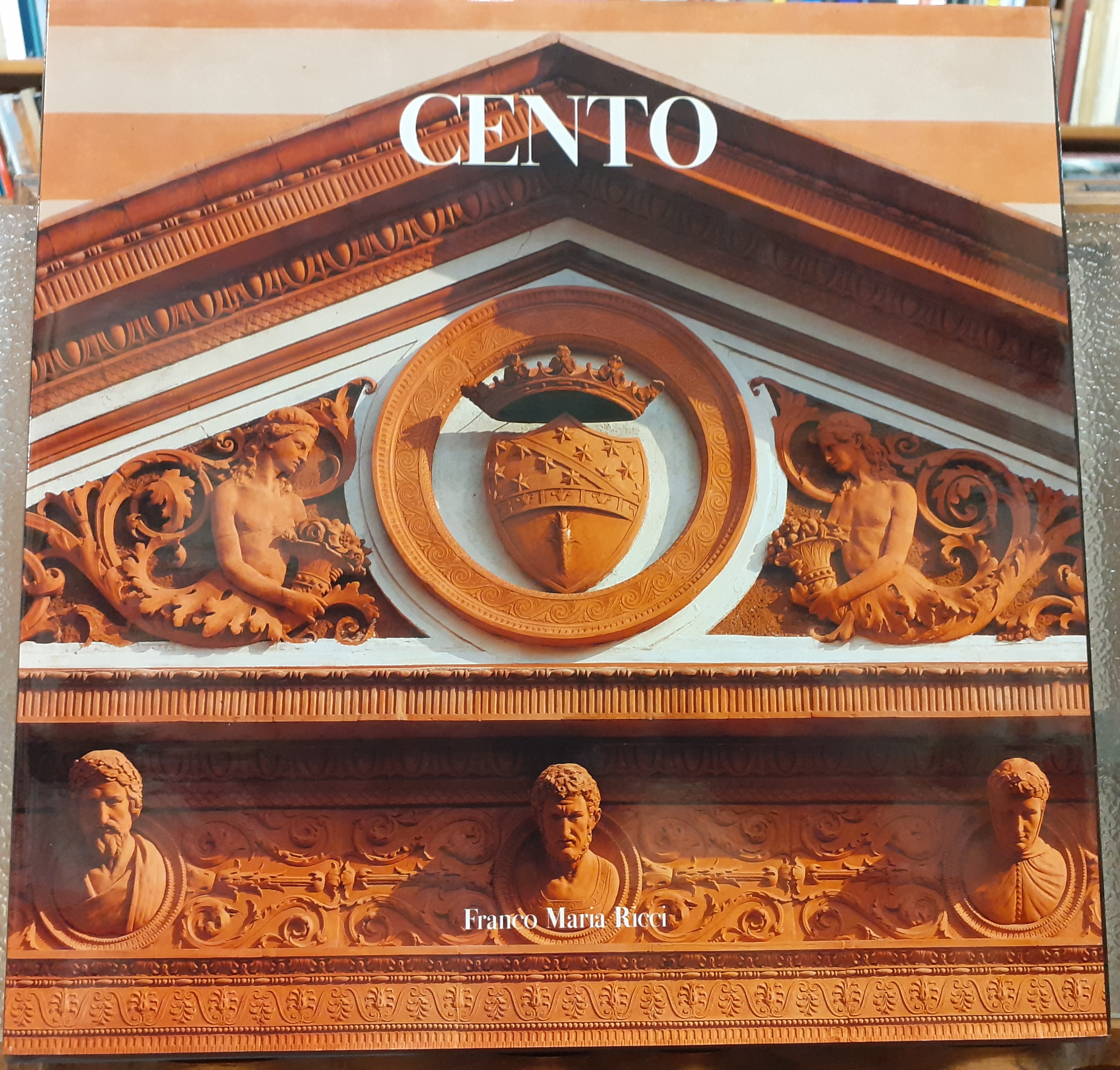CENTO., Coordinamento di Alberto Lazzarini - Fotografie di Giovanni Ricci.