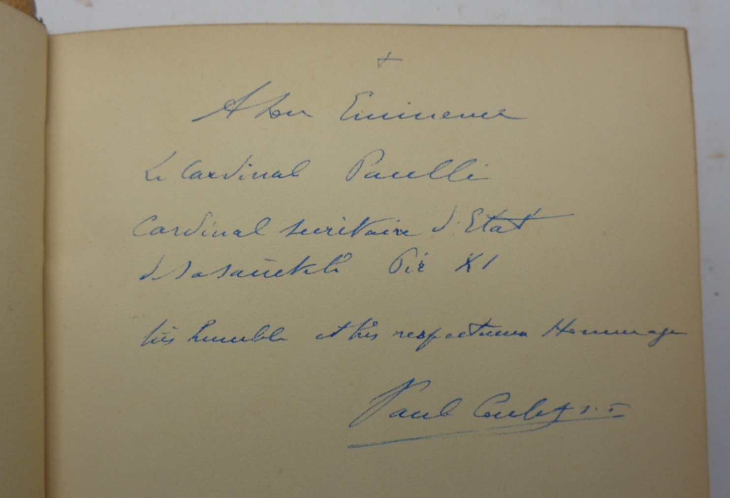 L'ÈGLISE ET LE PROBLÈME DE L'AUTORITÉ