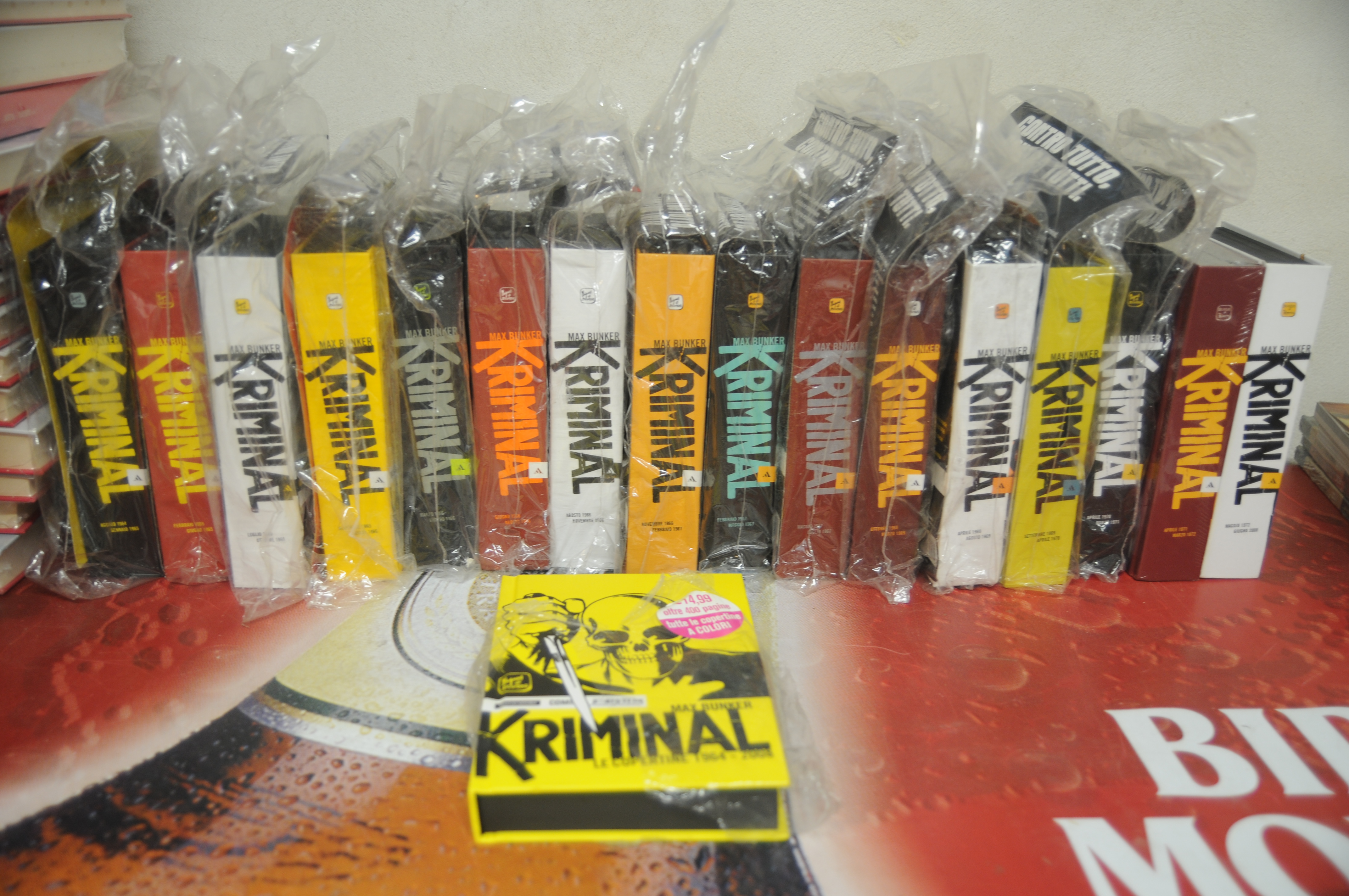 17 volumi mondadori comics NUOVISSIMI ancora col cellophane