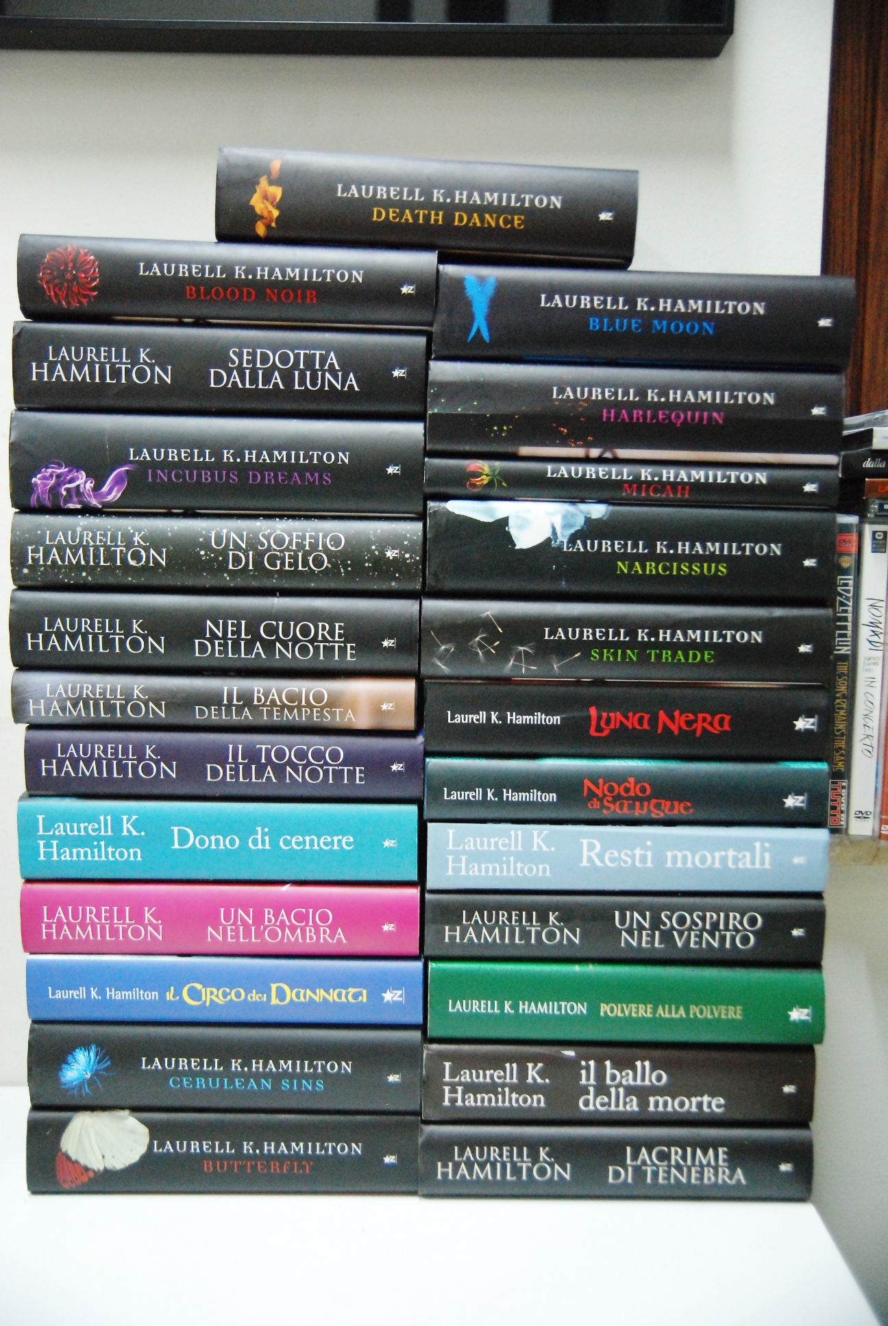 25 voll. Tutte le saghe