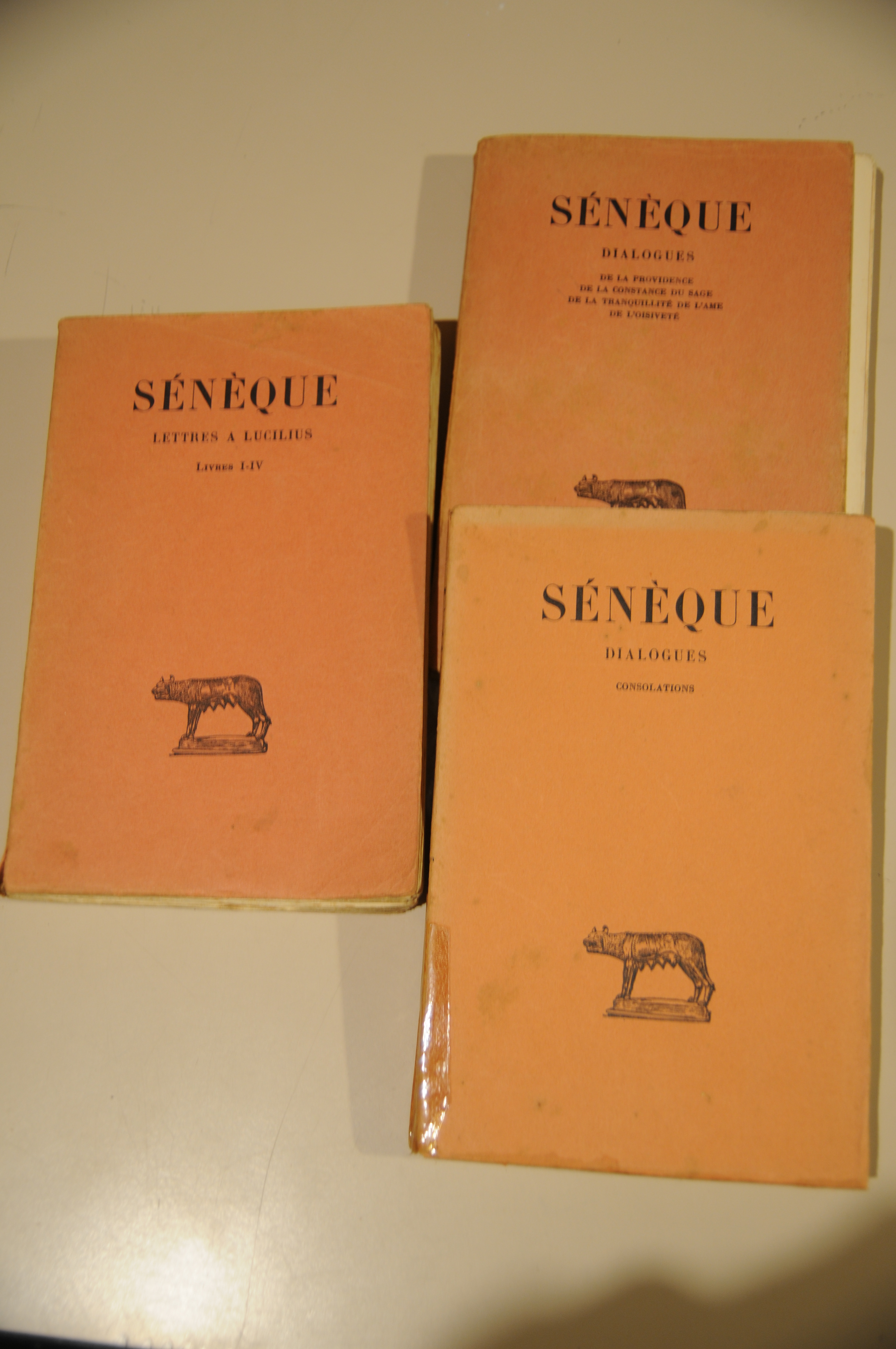 3 vol. lettres a lucilius I-IV, dialogues de la providence …
