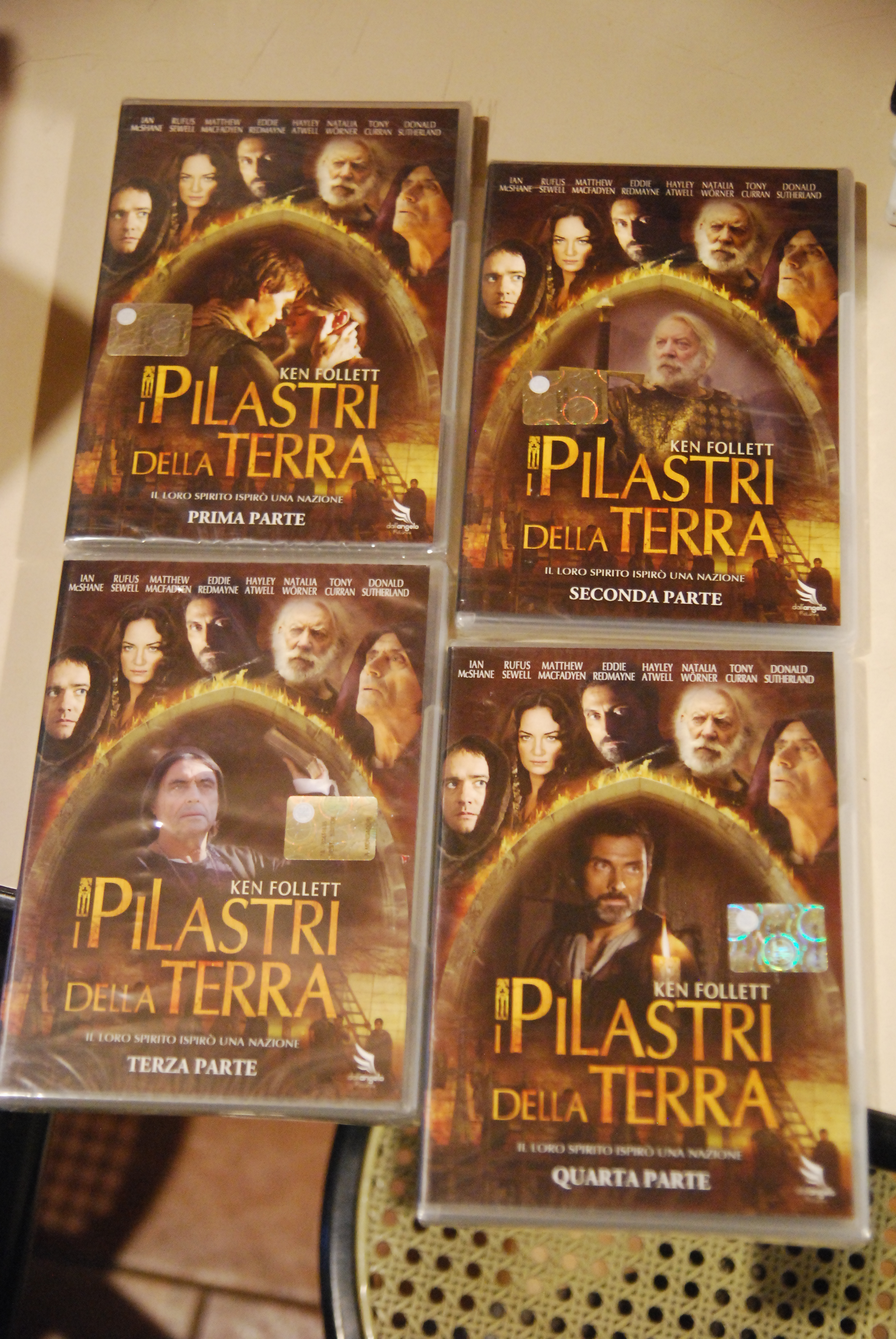 4 dvd serie cpl. i pilastri della terra