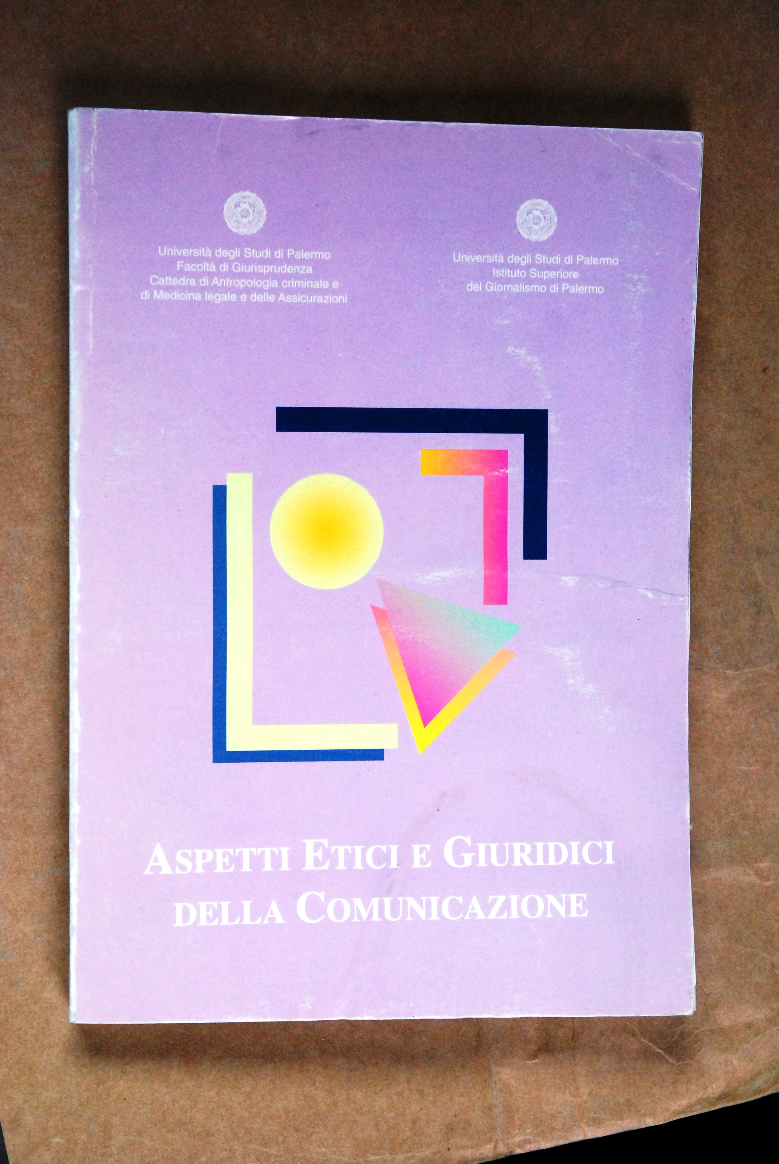 aspetti etici e giuridici della comunicazione (postumi macchie di umidità)