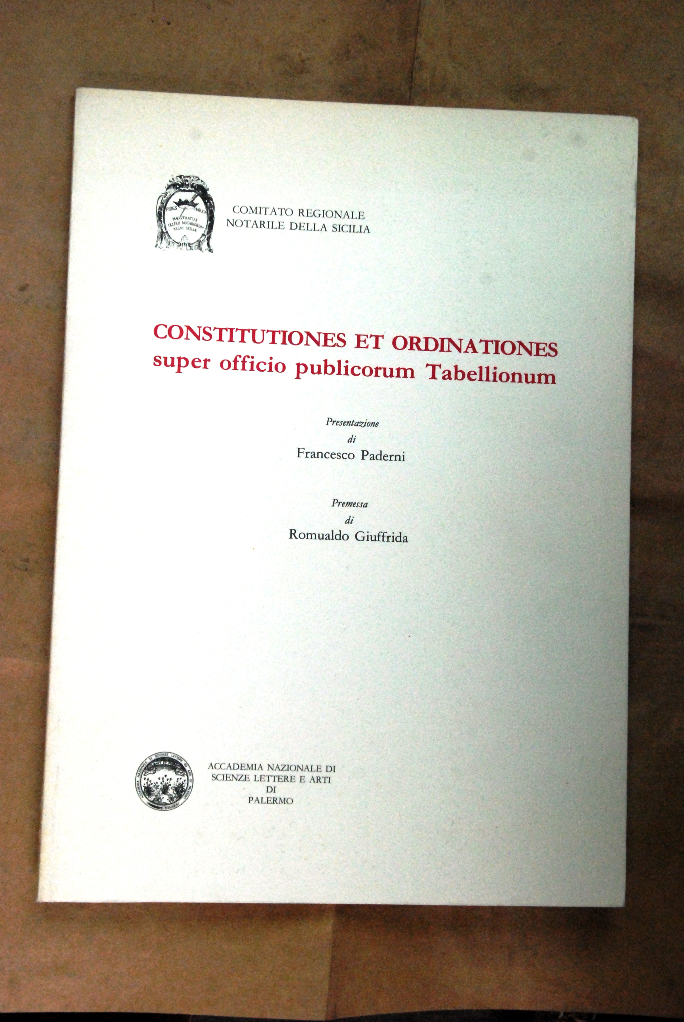 constitutiones et ordinationes super officio publicorum tabellionum