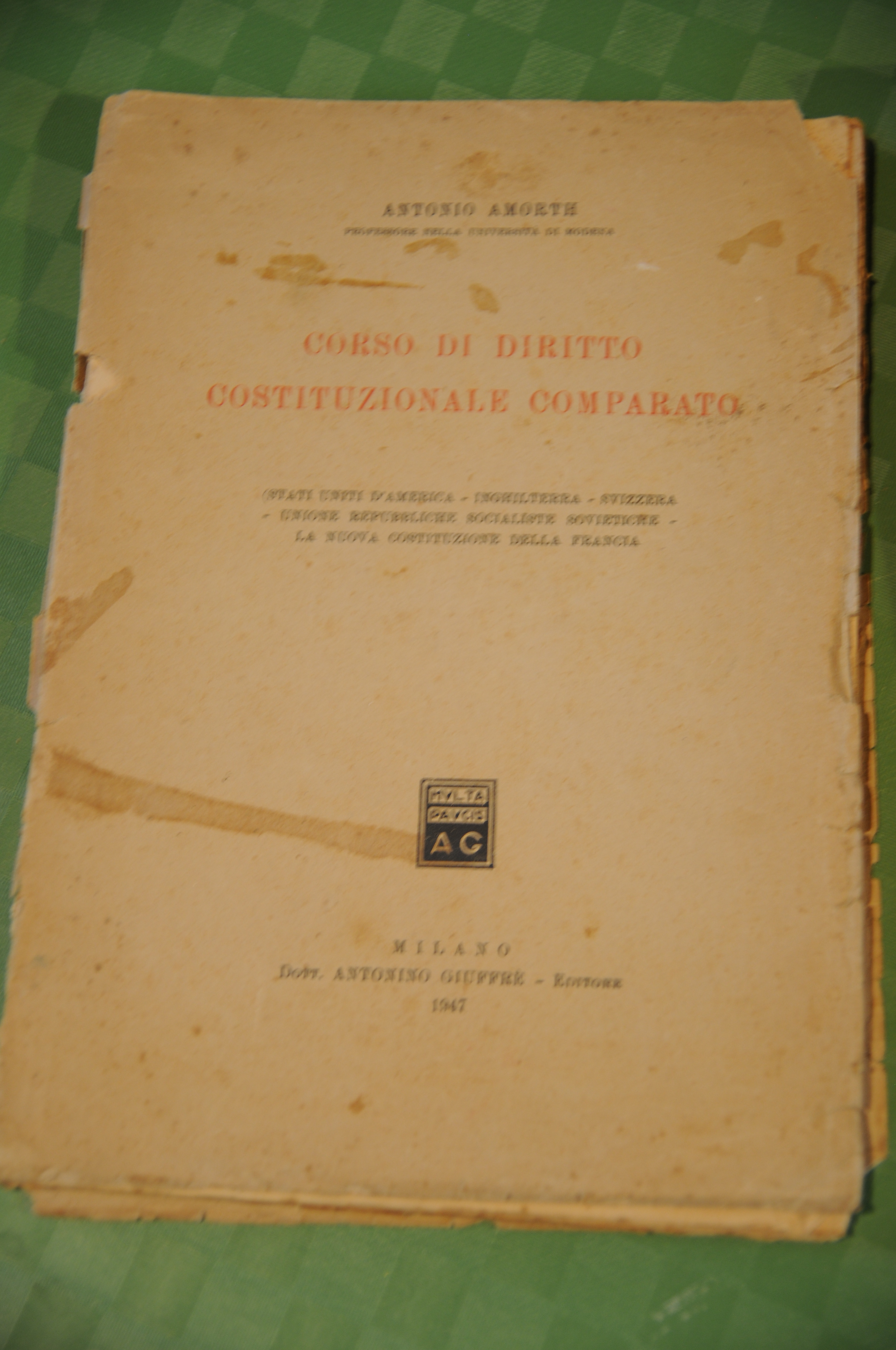 corso di diritto costituzionale comparato (copertina lisa)