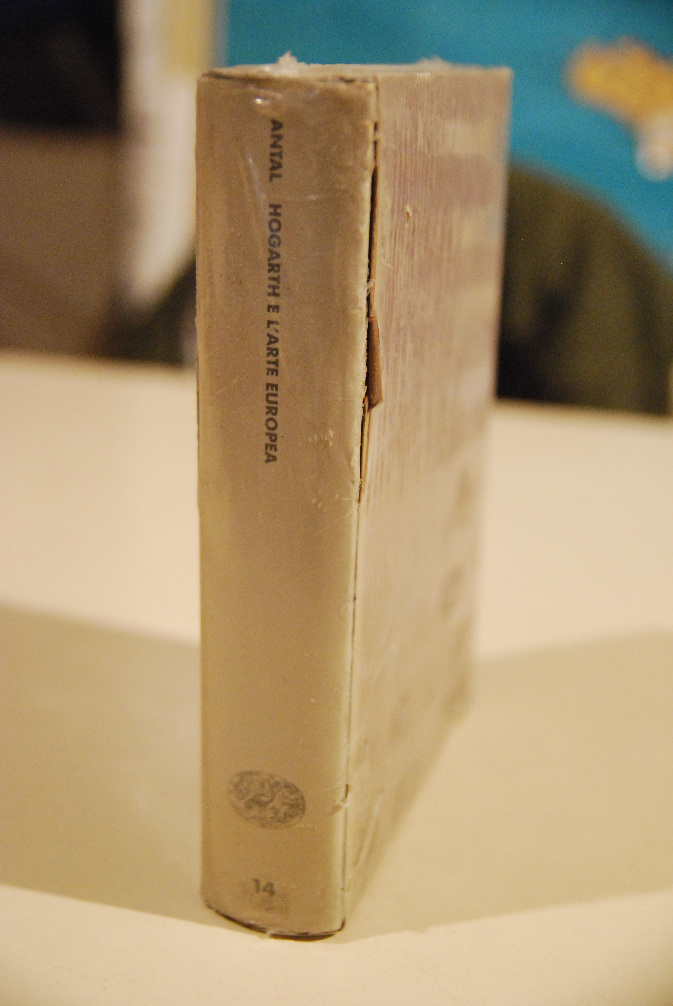 hogarth e l'arte europea nuovo ancora col cellophane mai aperto