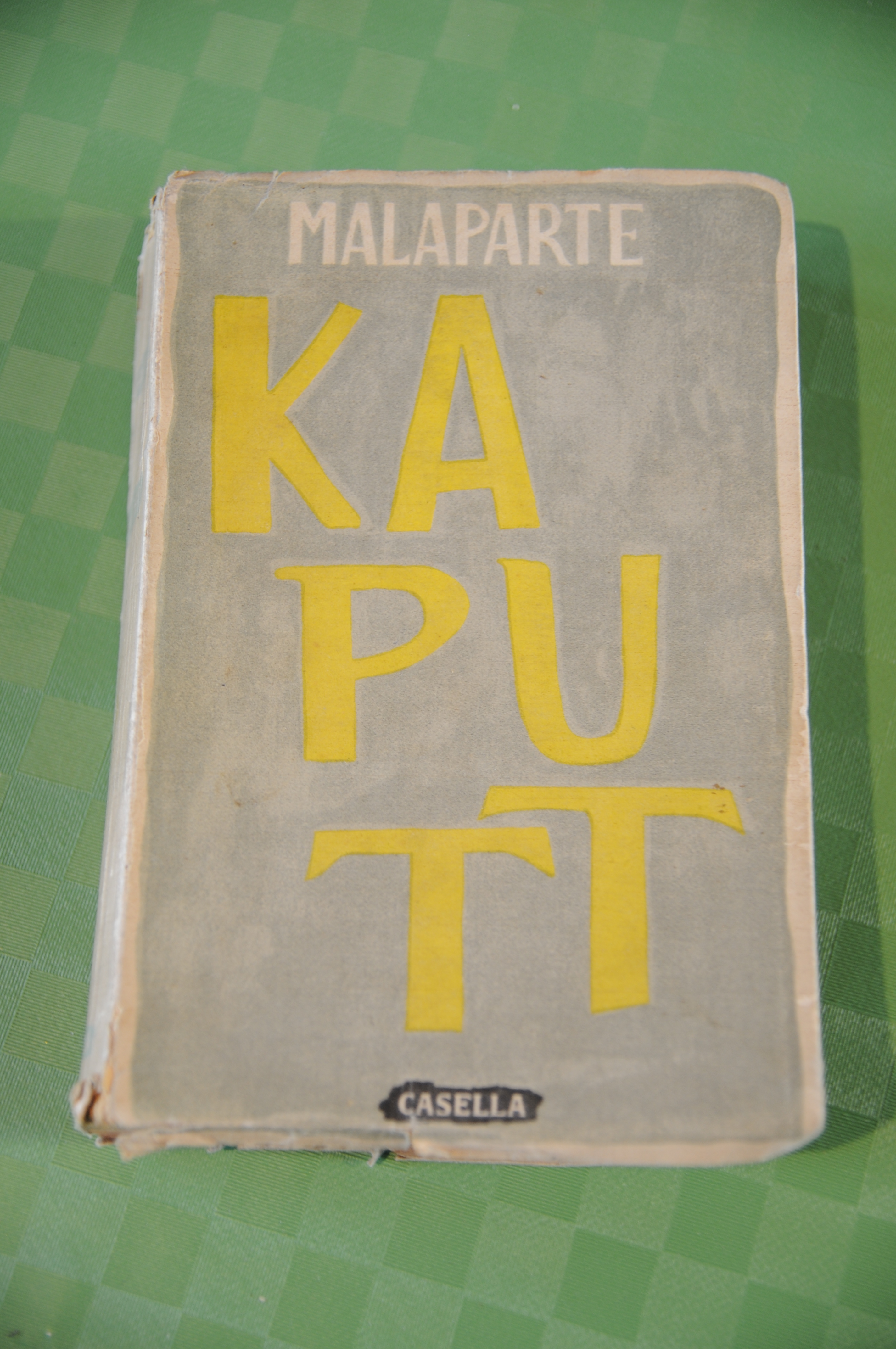 kaputt 1 ed.