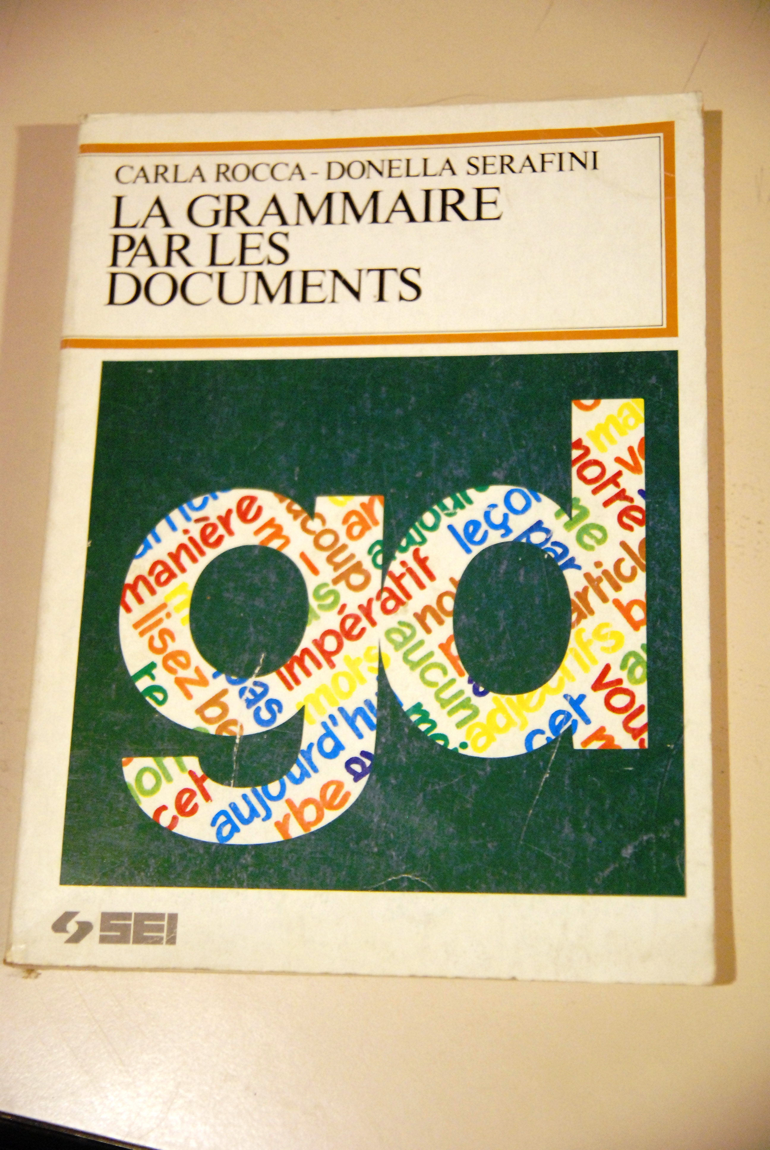 la grammaire par les documents NUOVO