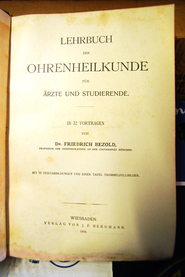 Lehrbuch der ohrenheilkunde