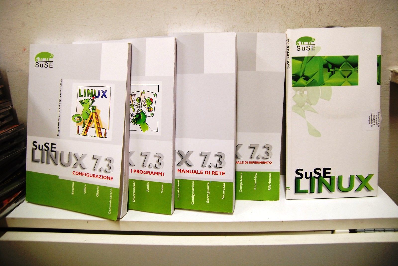 Linux 7.3 4 Manuali + CD: configurazione, i programmi, m. …