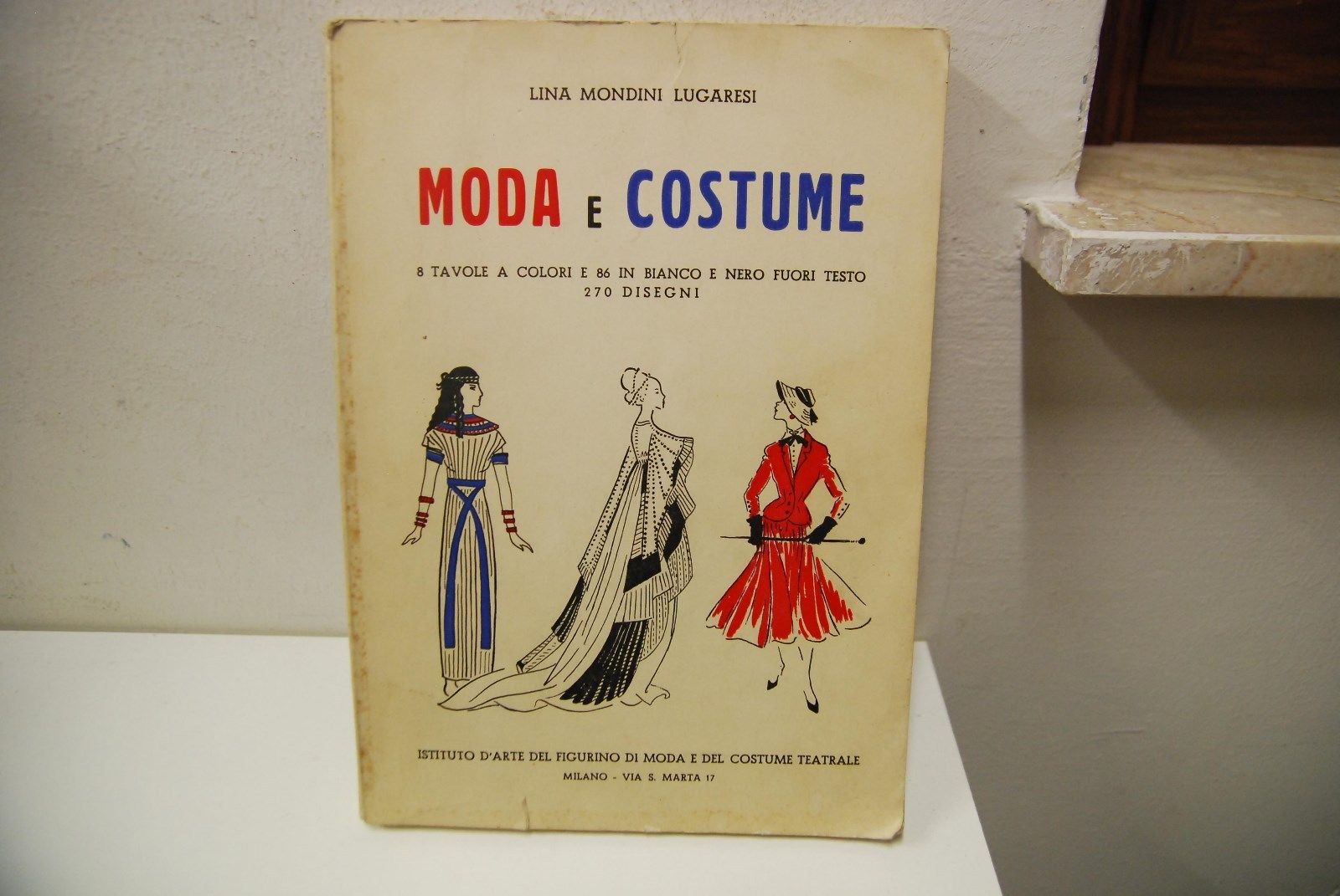 Moda e costume, tavole a colori e in b - …