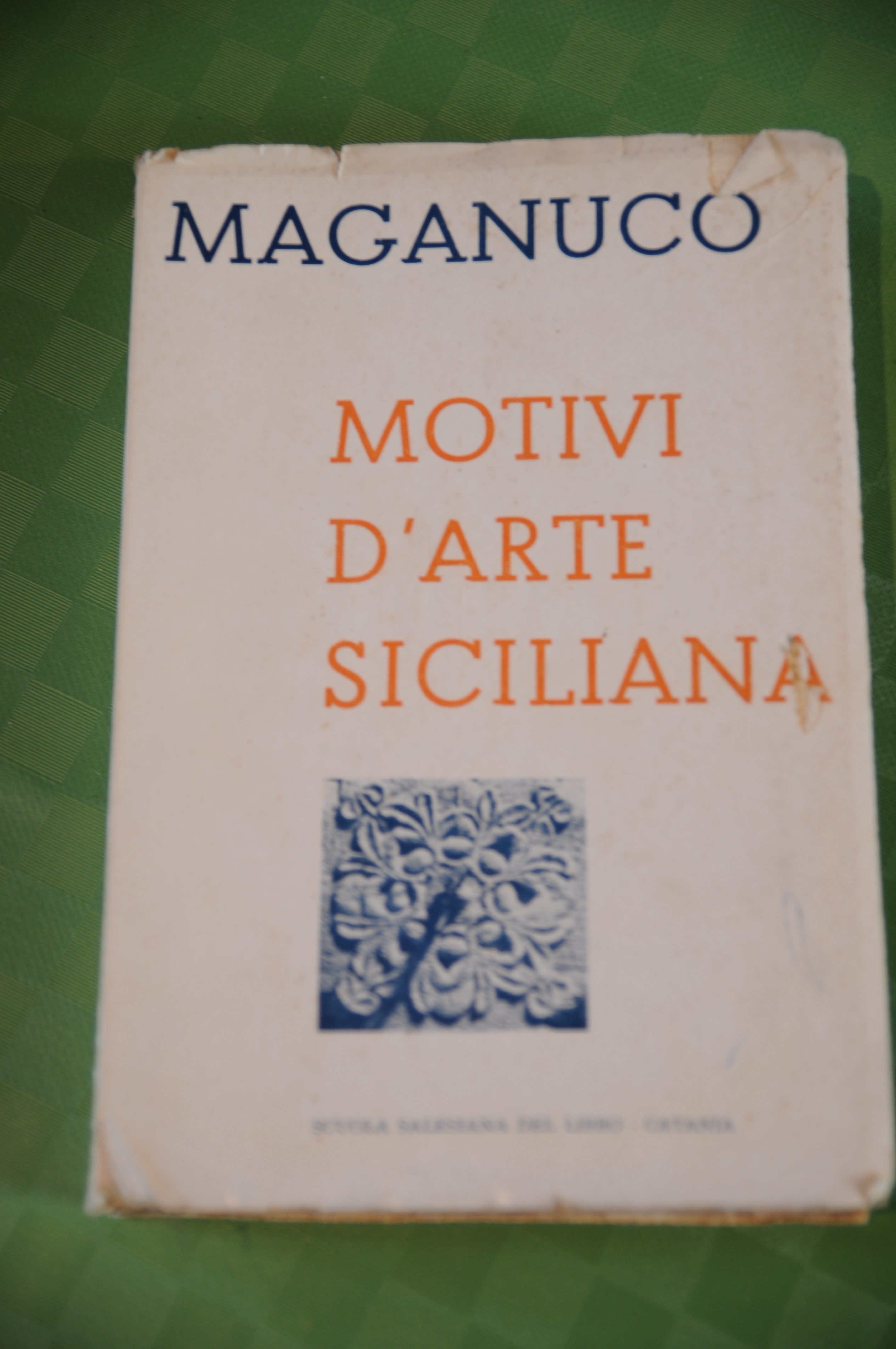MOTIVI D'ARTE siciliana autografato con dedica