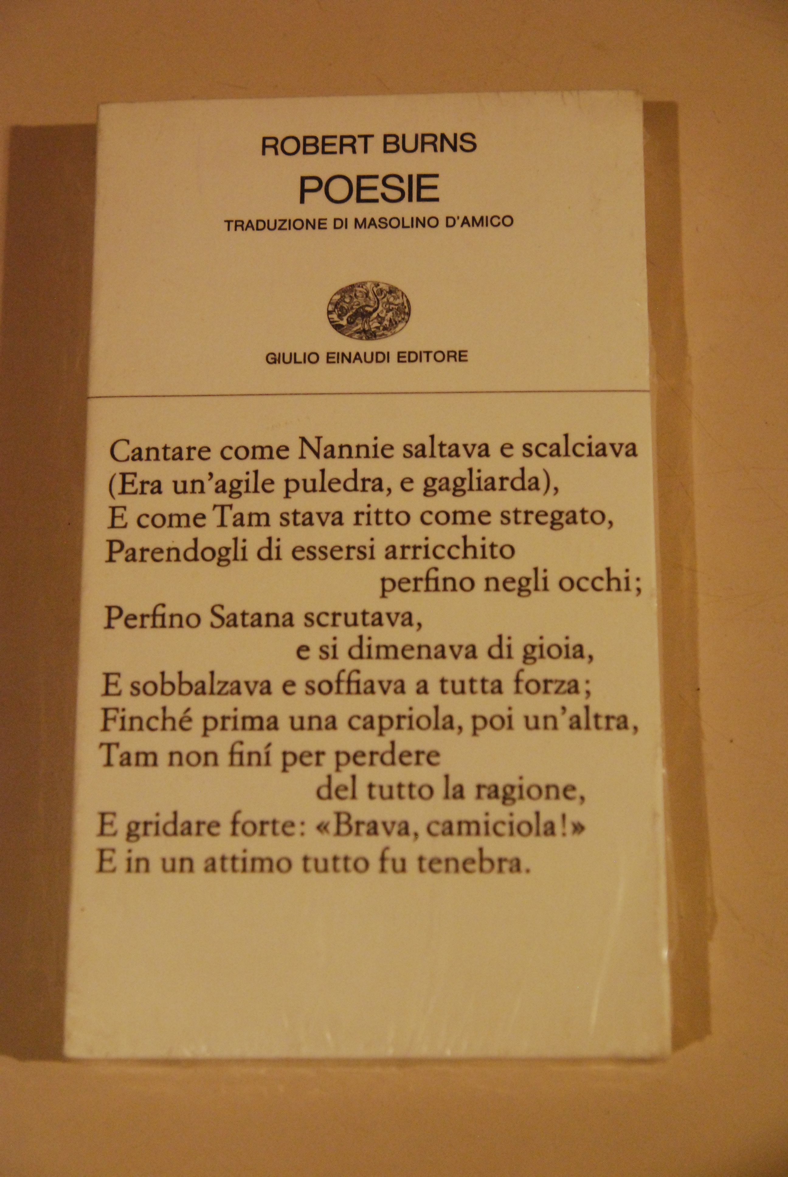 poesie NUOVISSIMO ancora col cellophane