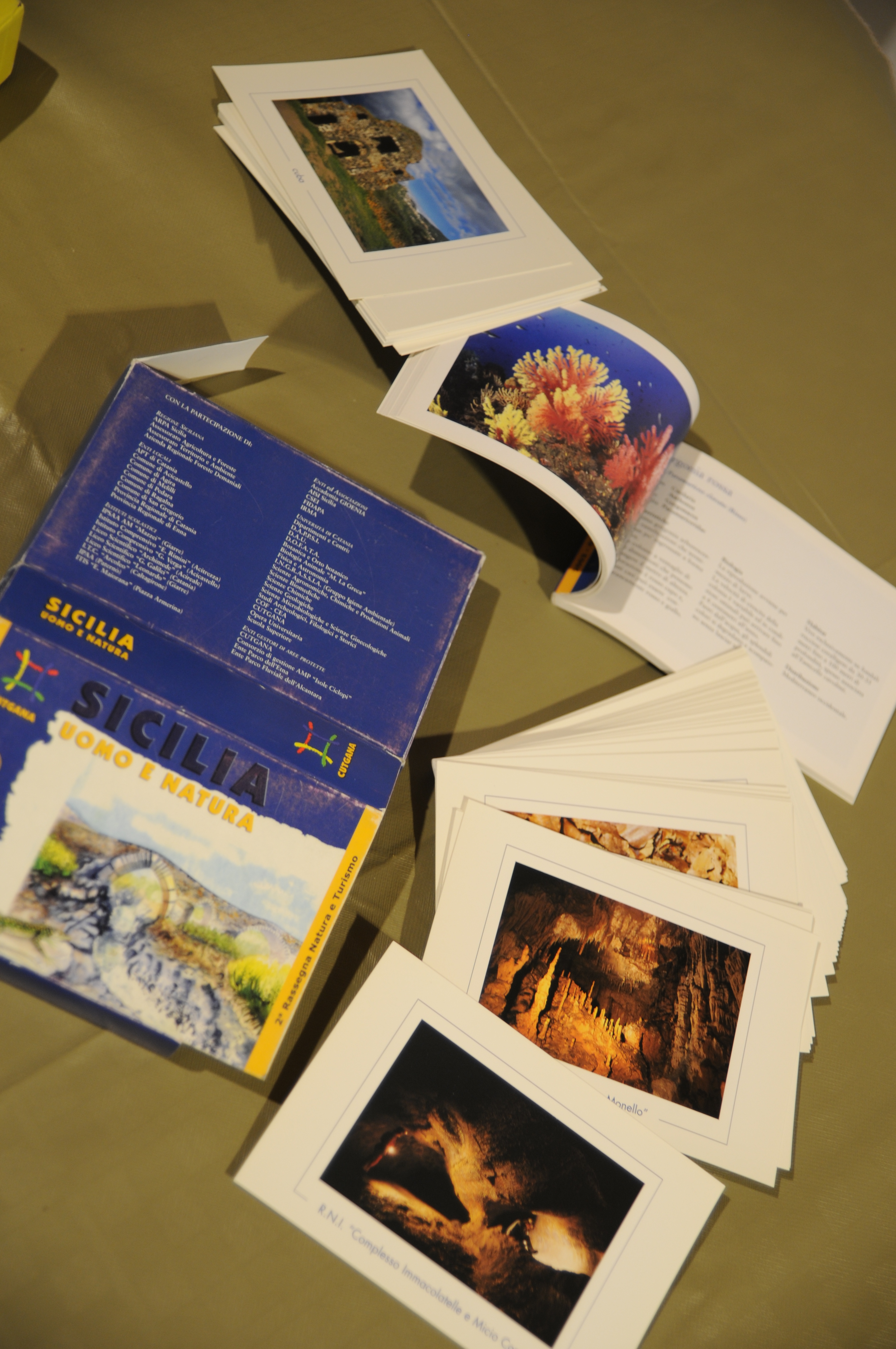 sicilia uomo e natura cofanetto cartoline e libretti