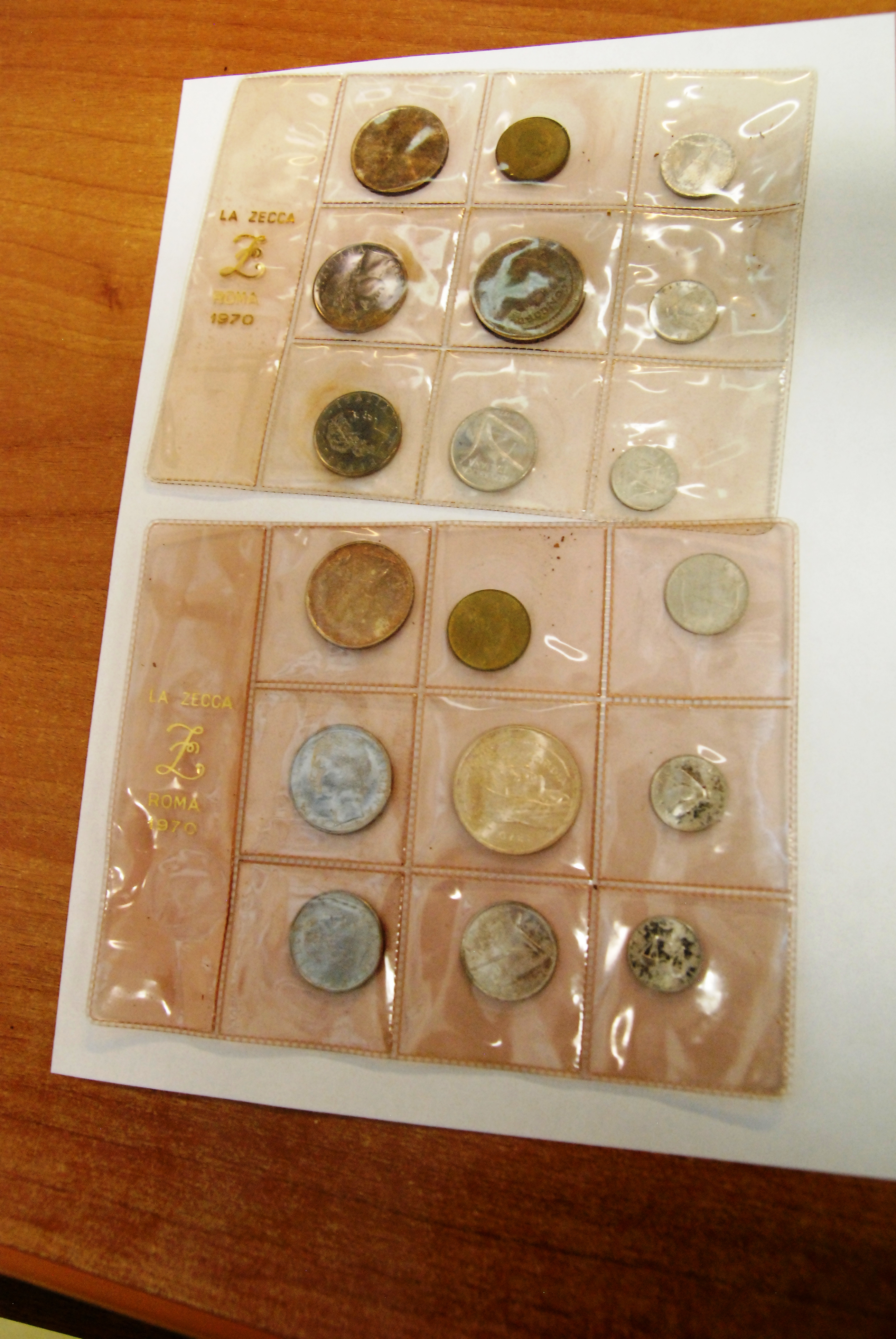 sigillato vendo 2 set di 9 monete la zecca roma …