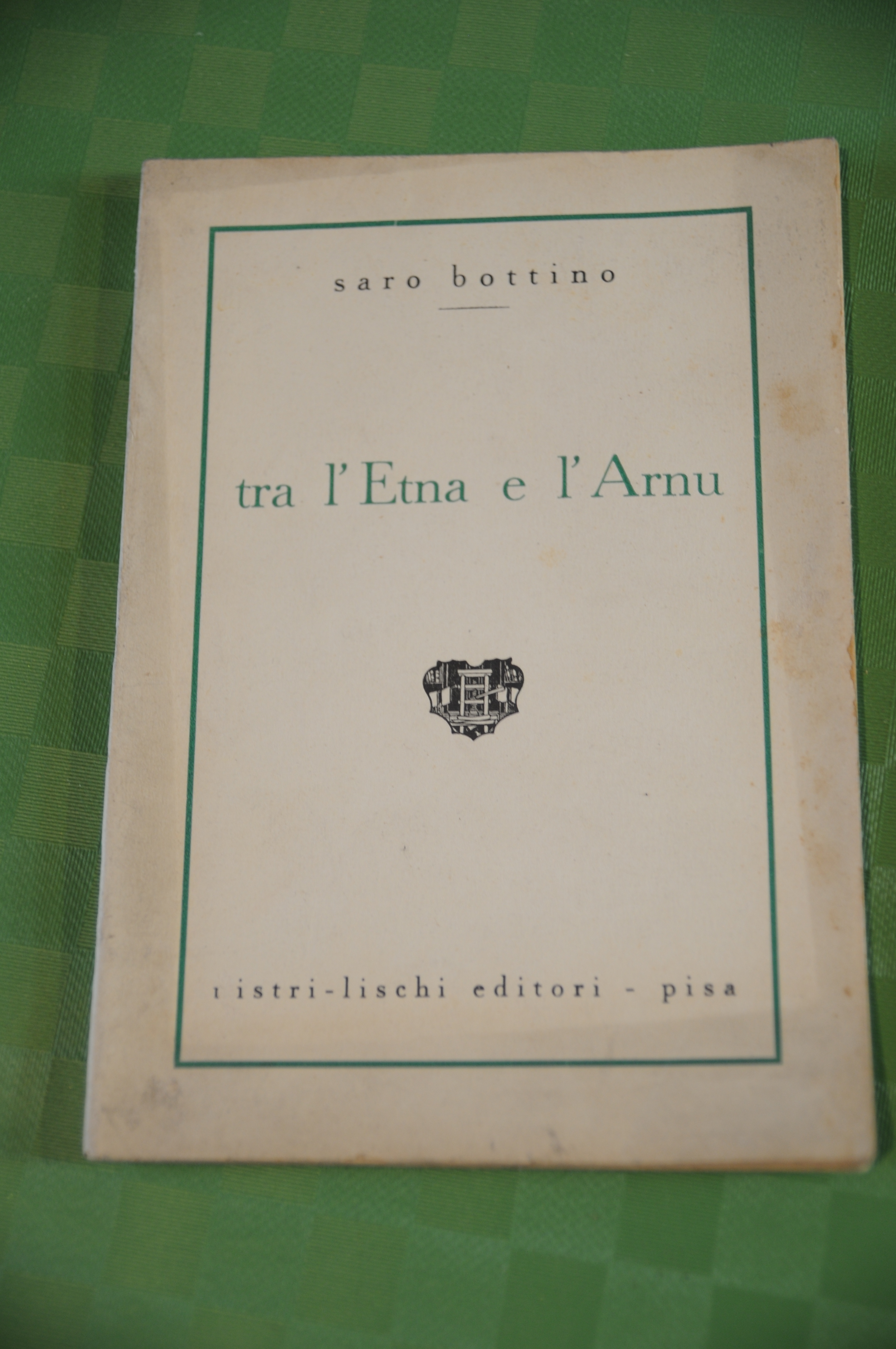 tra l'etna e l'arnu autografato con dedica