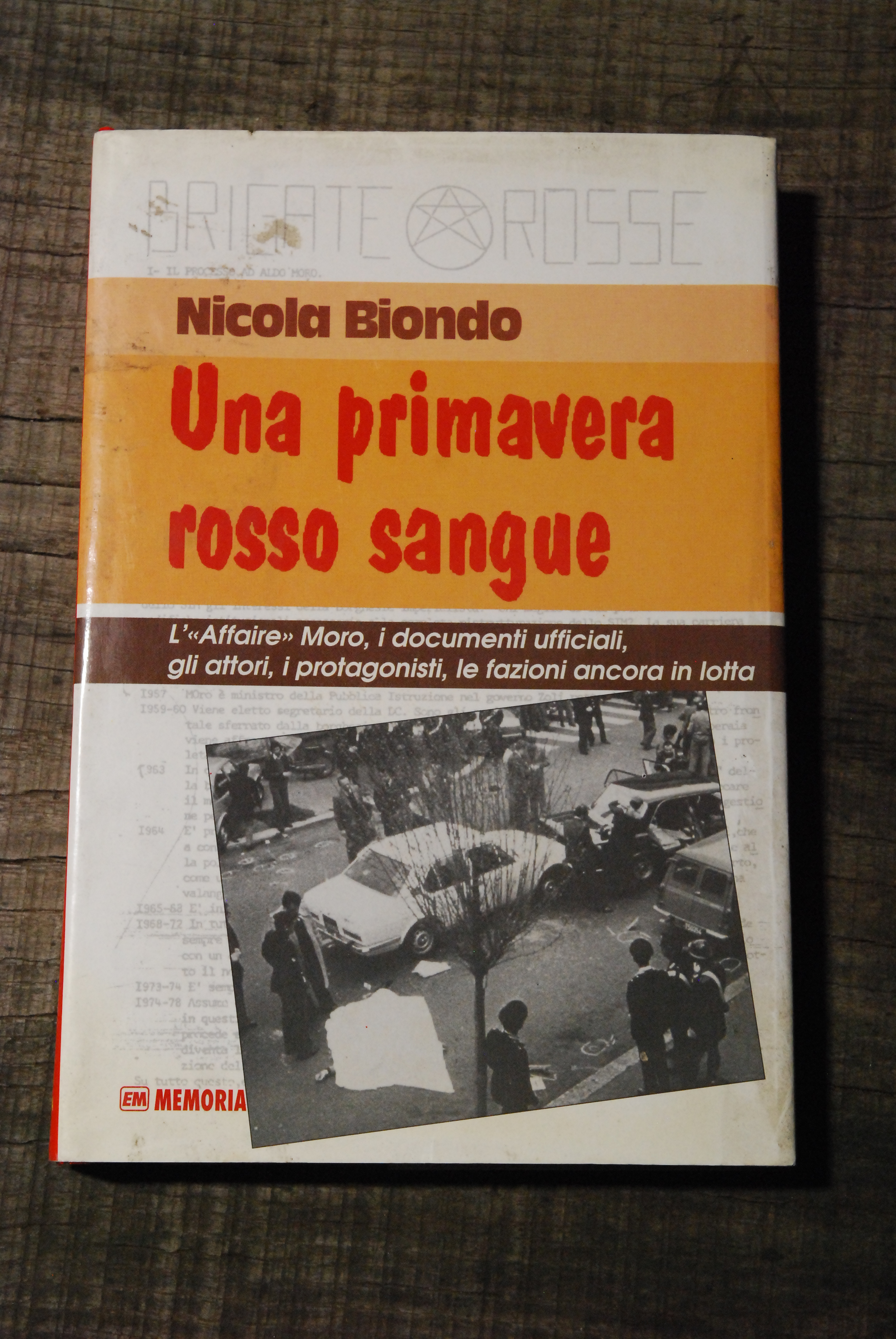 una primavera rosso sangue NUOVISSIMO