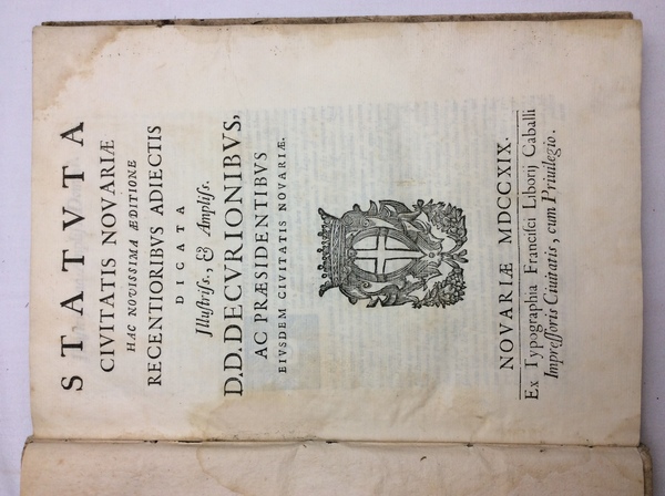 STATUTA CIVITATIS NOVARIAE HAC NOVISSIMA AEDITIONE RECENTIORIBUS ADIECTIS. - Dicata …
