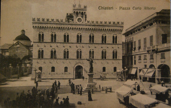 CHIAVARI. PIAZZA CARLO ALBERTO.