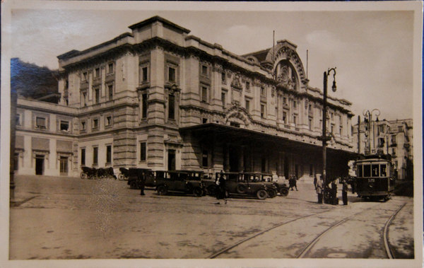 NAPOLI. STAZIONE MERGELLINA.