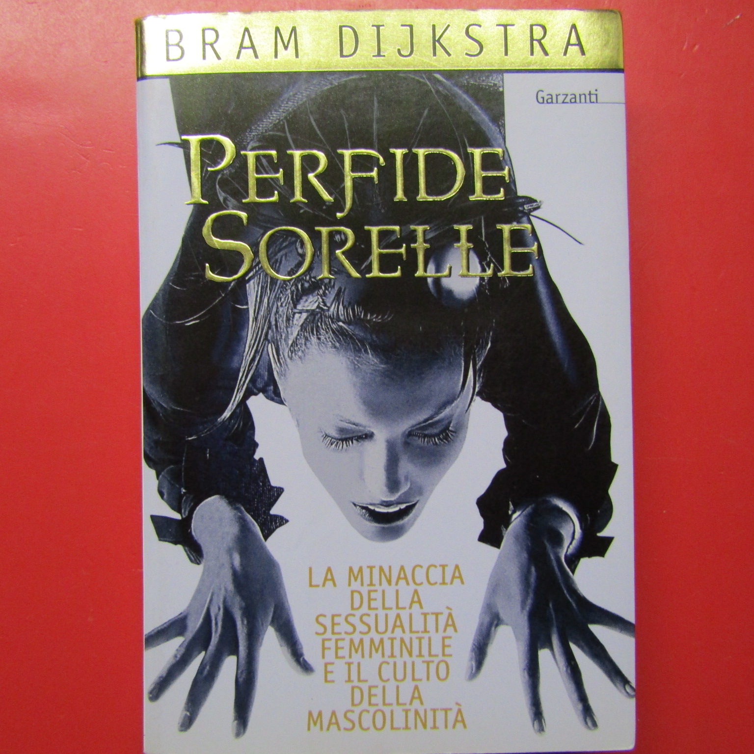 Perfide sorelle