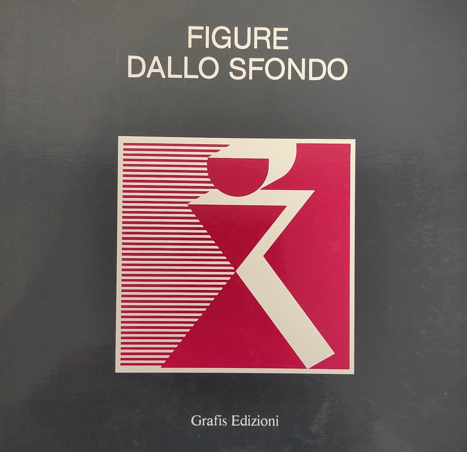 FIGURE DALLO SFONDO
