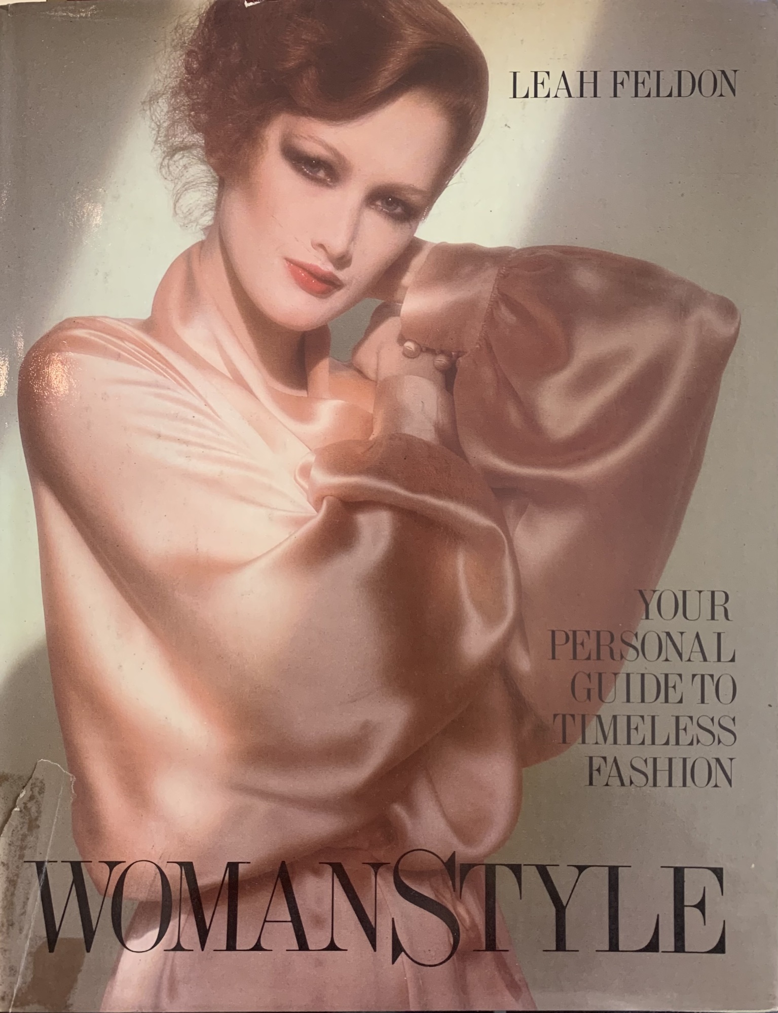 WOMAN STYLE. YOUR PERSONAL GUIDE TO TIMELESS FASHION