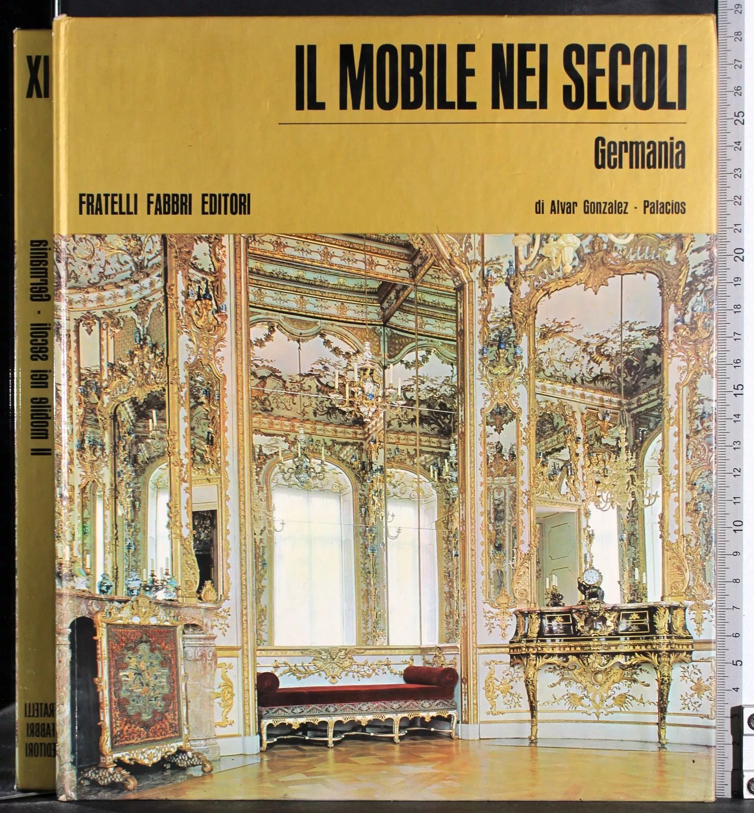 MOBILE NEI SECOLI