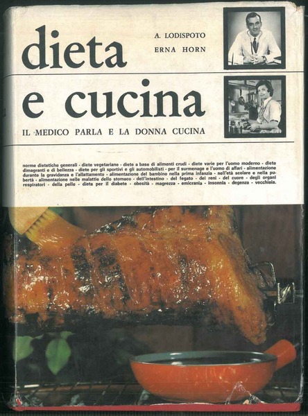 Dieta e cucina. Il medico parla e la donna cucina.