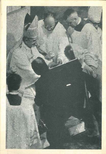 Saint Pierre, 9 octobre 1977. Le peintre Aldo Borgonzoni rent …