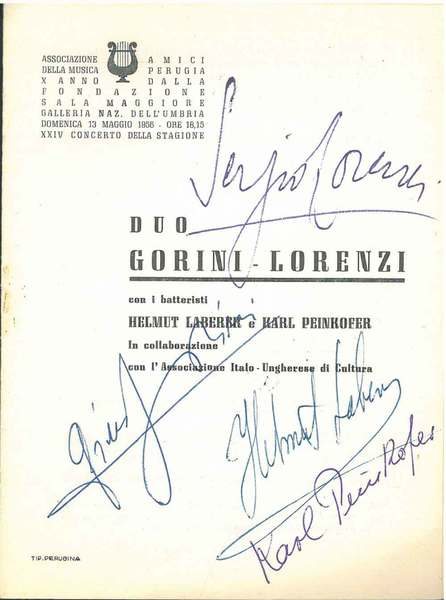 Firma autografa dei musicisti alla copertina del programma di sala …