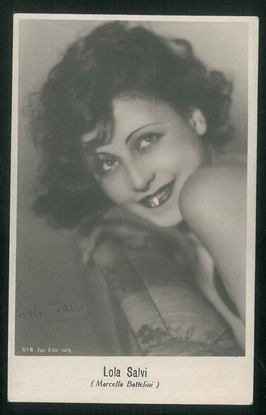 Fotografia in b/n di Lola Salvi (Marcella Battellini)