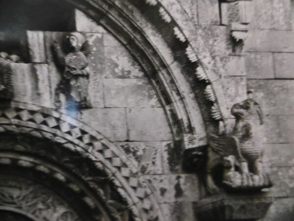 PUGLIA SAN LEONARDO 1931 PORTALE SUL FIANCO DELLA CHIESA FOTO