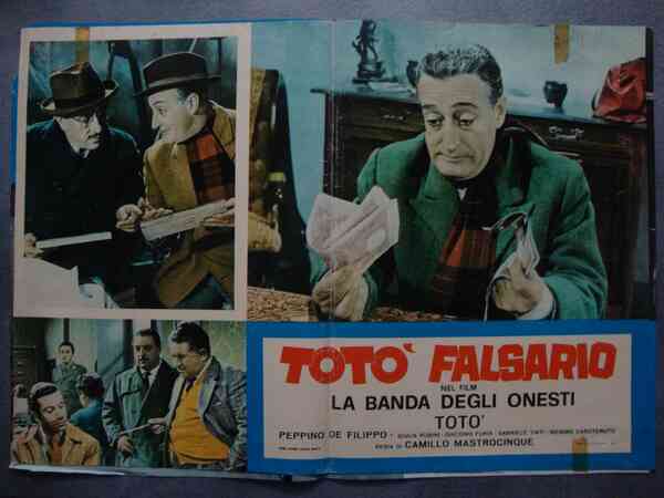 Camillo Mastrocinque (regista) Totò in "Totò falsario in La banda …