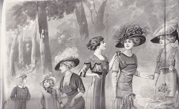 Abbigliamenti autunnali per signore e bambini