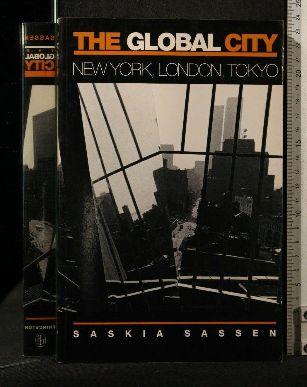 The Global City: New York, London, Tokyo