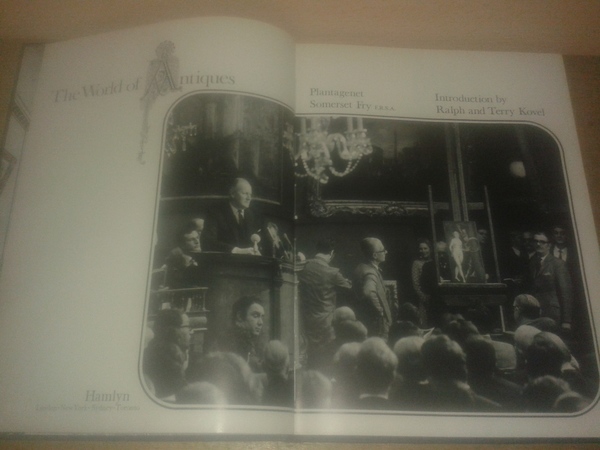 THE WORLD OF ANTIQUES. Introd. by Ralph and Terry Kovel