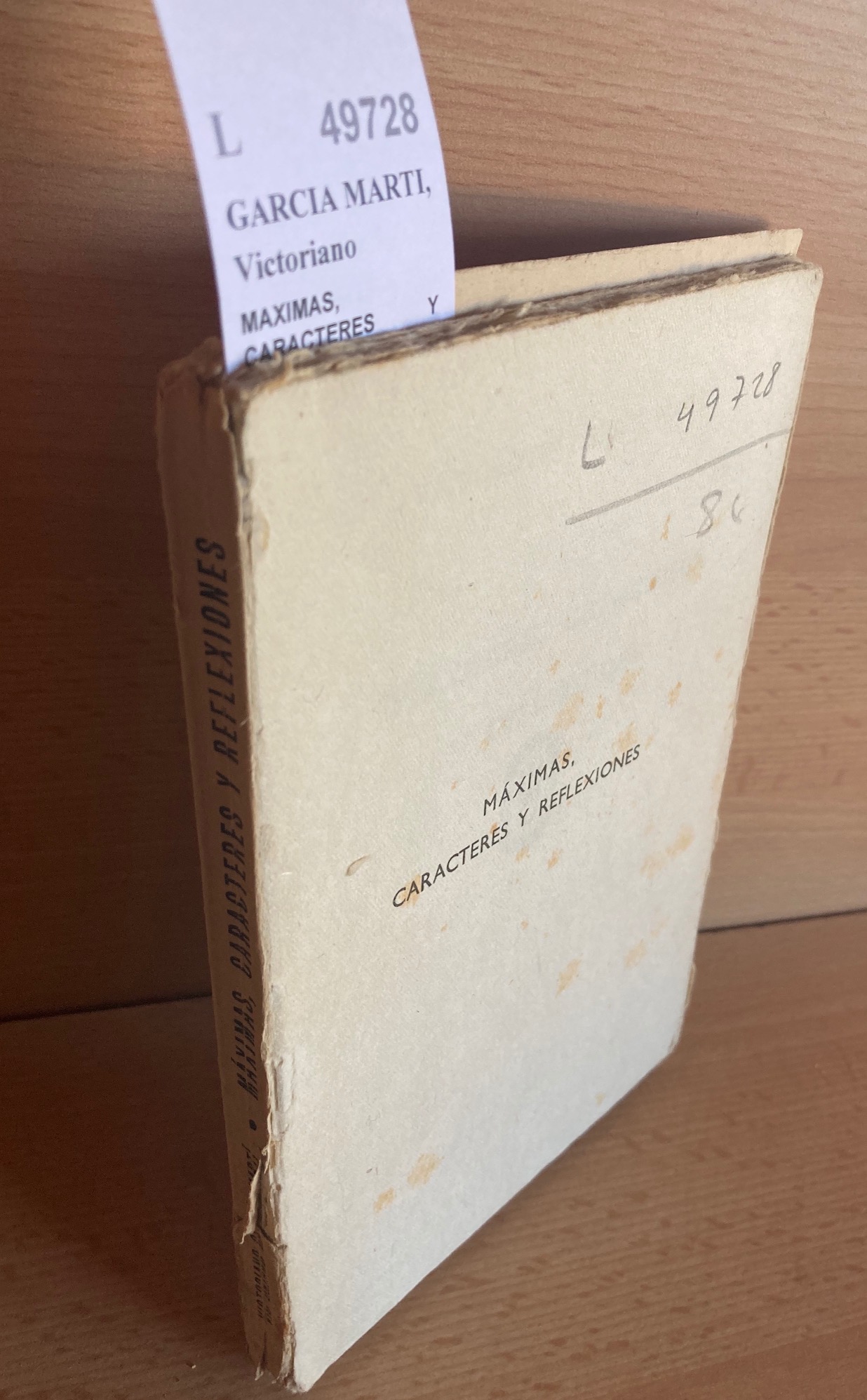 MAXIMAS, CARACTERES Y REFLEXIONES