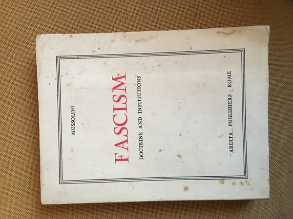 Fascism. Doctrine and institutions.