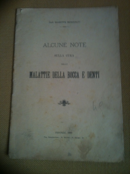 Alcune note sulla cura delle malattie della bocca e denti.