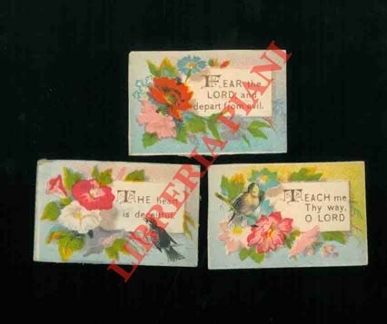 Cartoncini con fregi floreali.