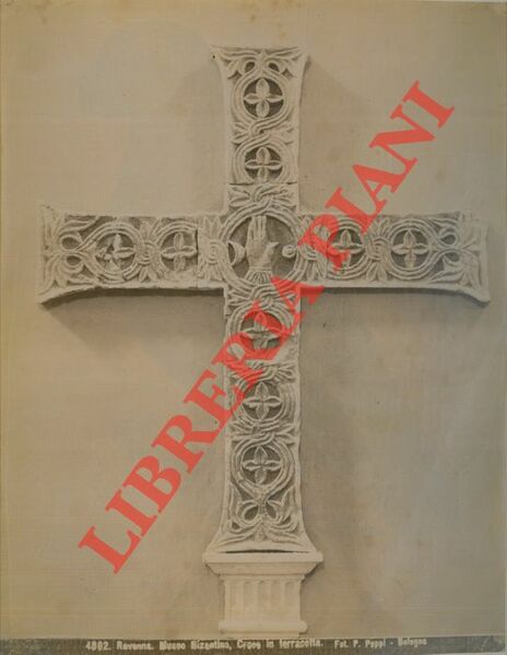 Ravenna. Museo bizantino. Croce in terracotta.