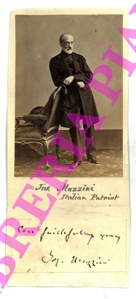 Mazzini Giuseppe. Foto con dedica autografa firmata "Jos. Mazzini".