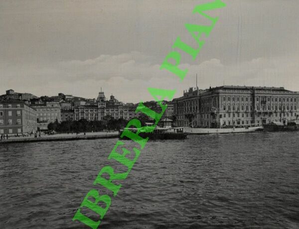 Trieste. Lloyd e Piazza Grande.