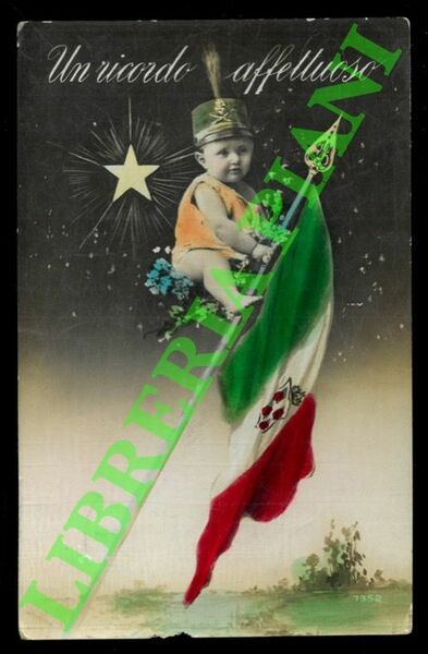 Bimbo con cappello militare a cavalcioni del tricolore.