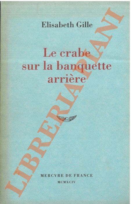 La crabe sur la banquette arrière.