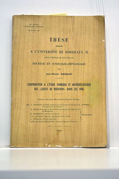 Contribution à l'étude chimique et microbiologique des "gouts de bouchon" …