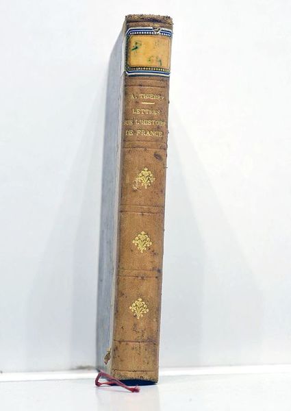 Lettres sur l'histoire de France pour servir d'introduction à l'étude …